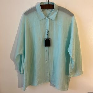 Massimo Dutti NWT 100% Silk Button Down Relaxed Fit Shirt.  Size Medium.